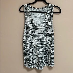 Black and white sleeveless shirt